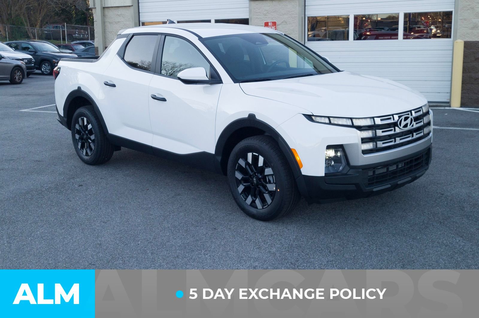 Used 2025 Hyundai Santa Cruz SE image 4