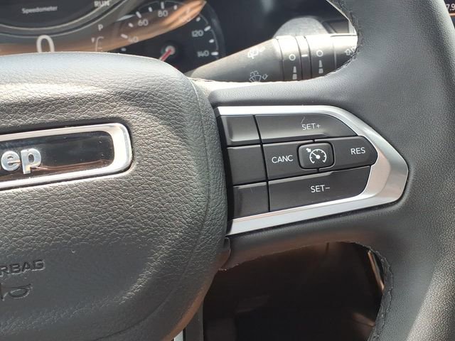 Used 2024 Jeep Compass Latitude image 14