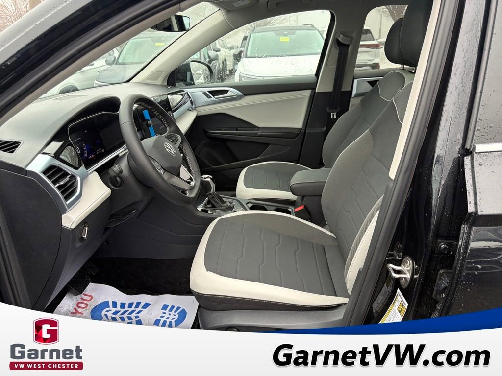 New 2026 Volkswagen Taos SE image 9