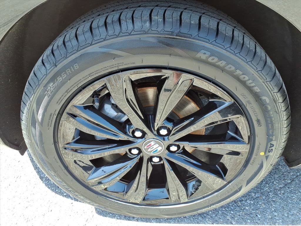 Used 2024 Buick Envista Sport Touring w/ Convenience I Package FWD image 10