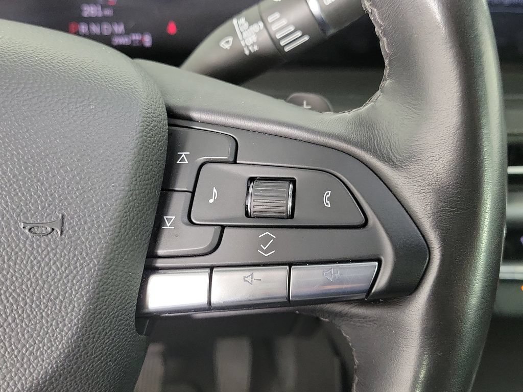 Certified 2024 Cadillac XT4 Premium Luxury AWD/4WD image 24