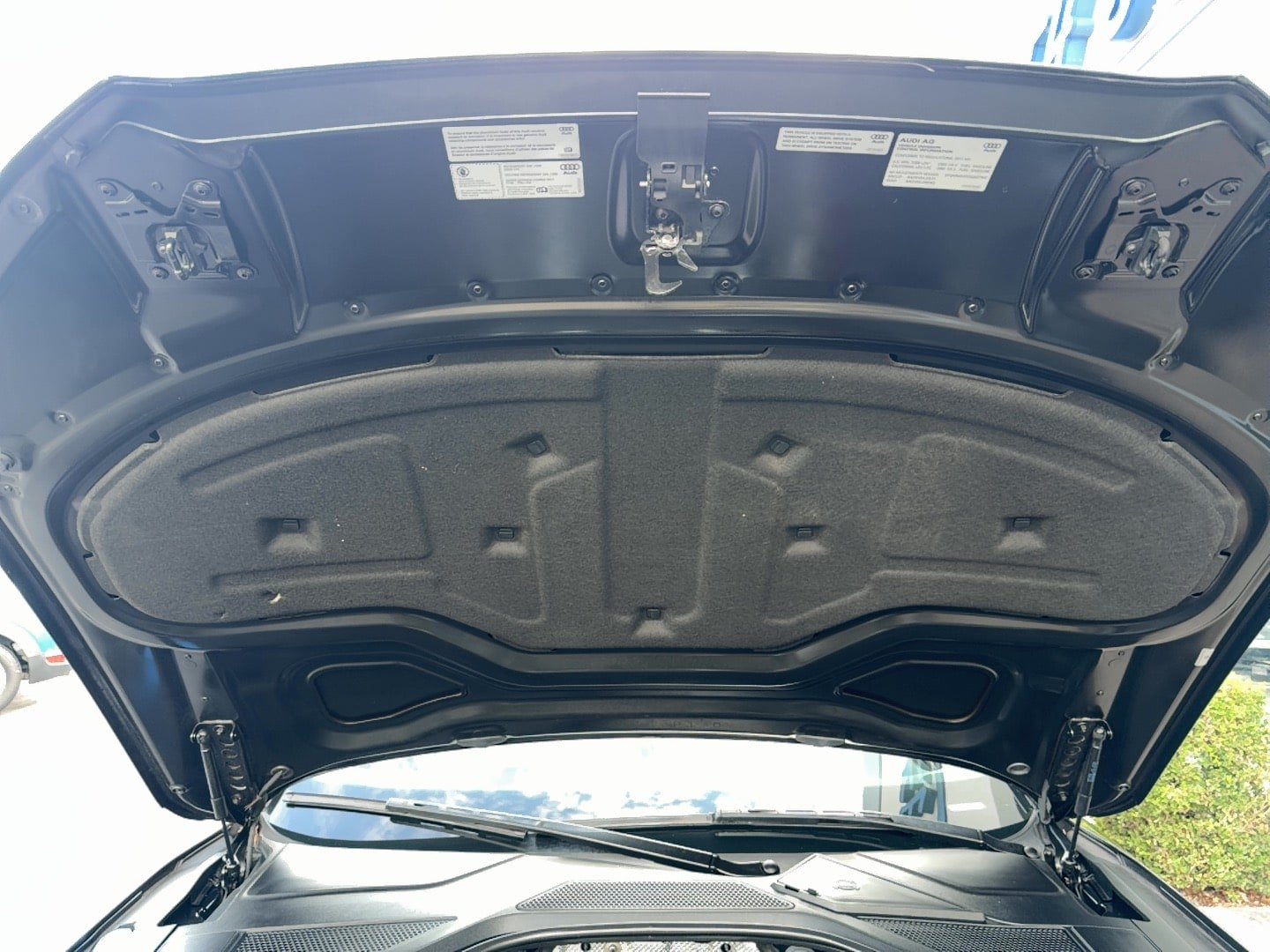 Used 2011 Audi A8 4.2 AWD/4WD image 30