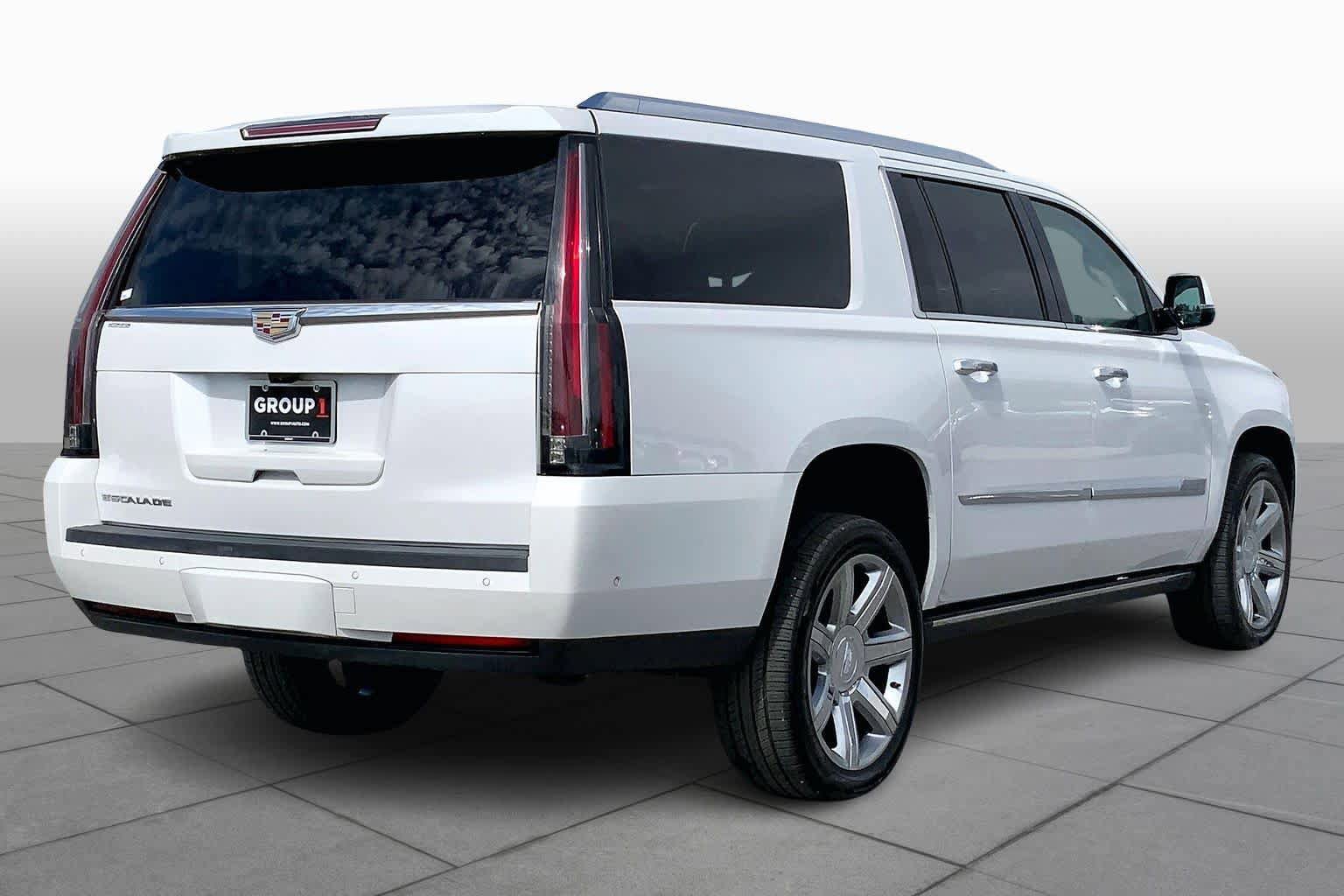 Used 2019 Cadillac Escalade ESV Premium Luxury image 12