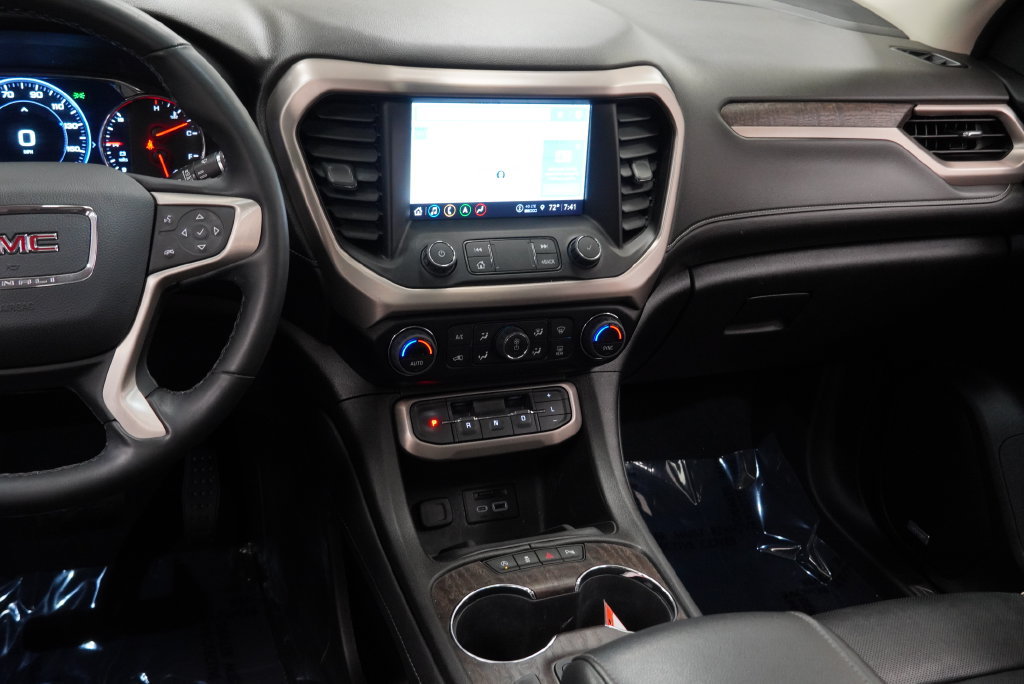 Certified 2023 GMC Acadia Denali w/ Denali Technology Package FWD image 17