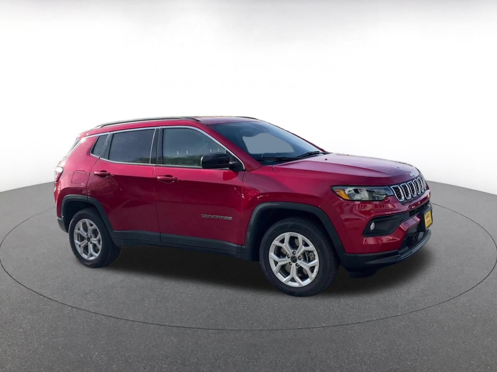 Used 2025 Jeep Compass Latitude AWD/4WD image 2