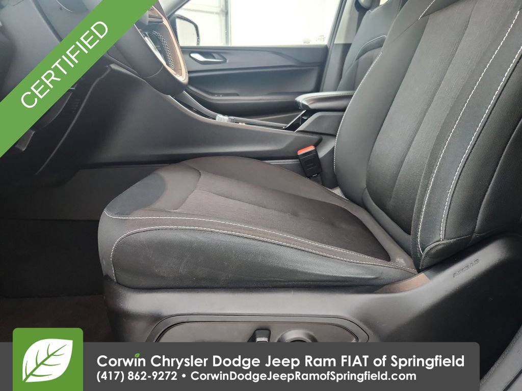 Used 2023 Jeep Grand Cherokee L Laredo AWD/4WD image 11