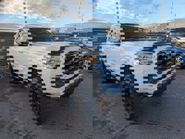 Used 2017 Toyota Tacoma SR w/ Tow Package image 5