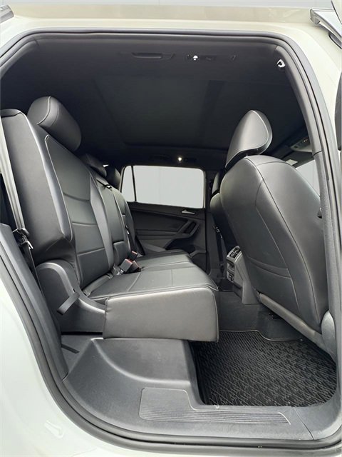 Used 2021 Volkswagen Tiguan SE R-Line w/ 3rd Row Seat Package image 17