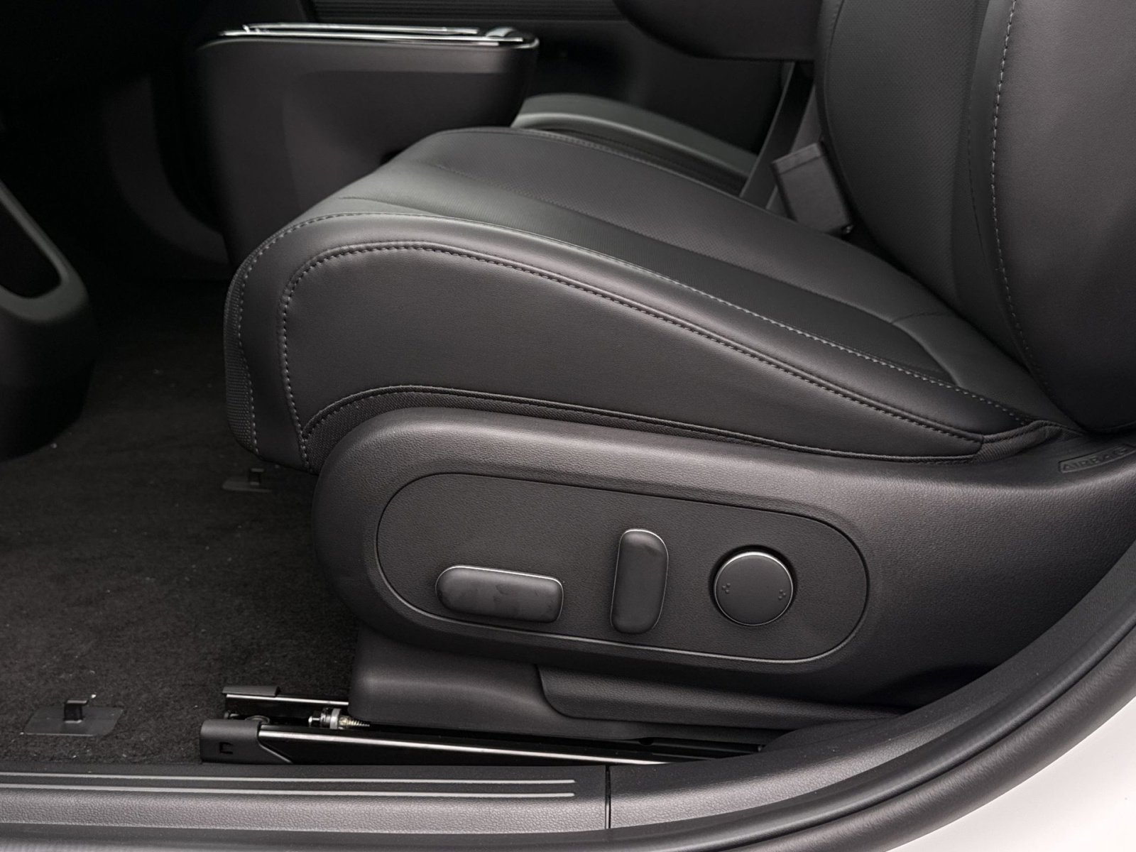 New 2025 Hyundai Ioniq 5 SEL image 14