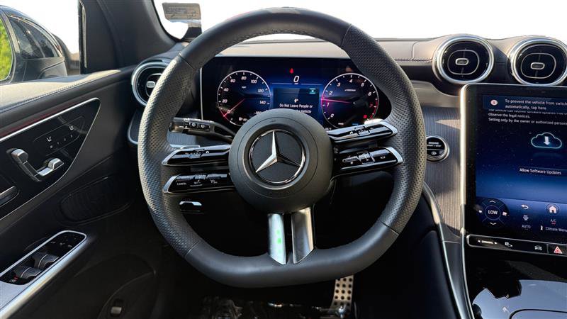 Used 2025 Mercedes-Benz GLC 300 image 13