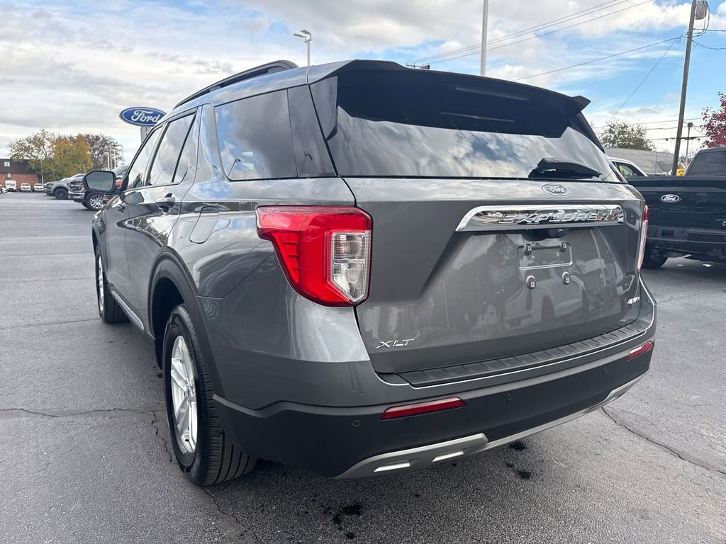 Used 2023 Ford Explorer XLT w/ Equipment Group 202A image 8