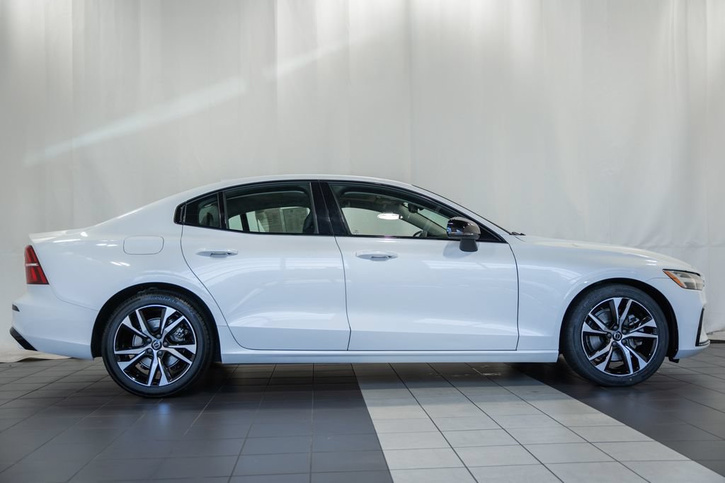 Used 2024 Volvo S60 B5 Core FWD image 3
