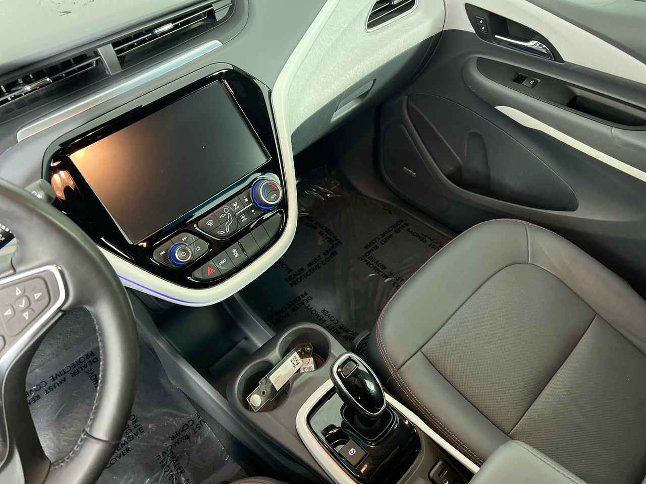 Used 2020 Chevrolet Bolt Premier w/ Infotainment Package FWD image 23