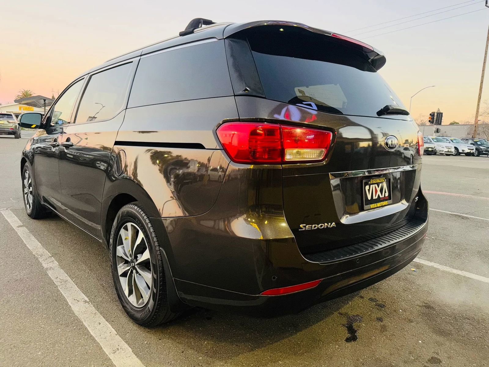 Used 2016 Kia Sedona SX image 7