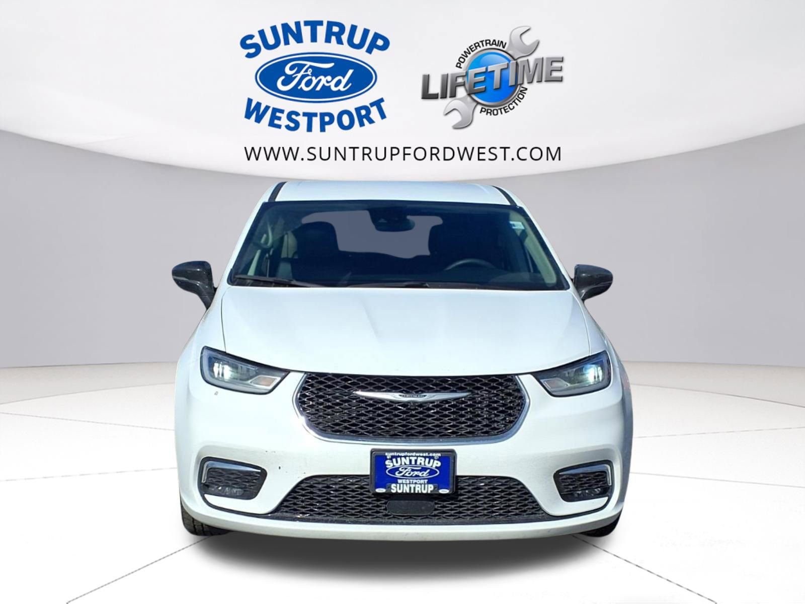 Used 2024 Chrysler Pacifica Touring-L image 32