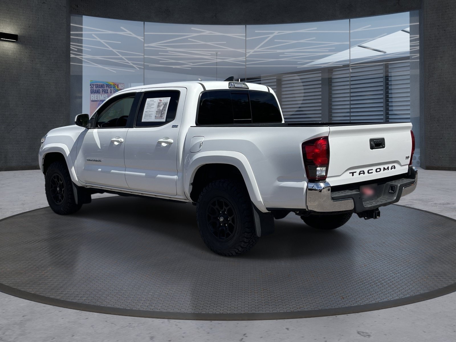 Used 2019 Toyota Tacoma SR5 RWD image 4