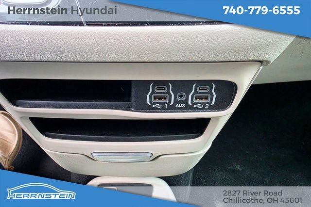 Used 2023 Chrysler Voyager LX FWD image 20