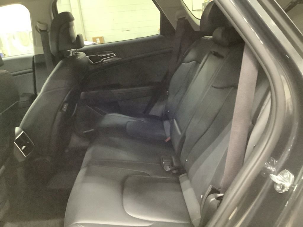 Used 2023 Kia Sportage EX image 25