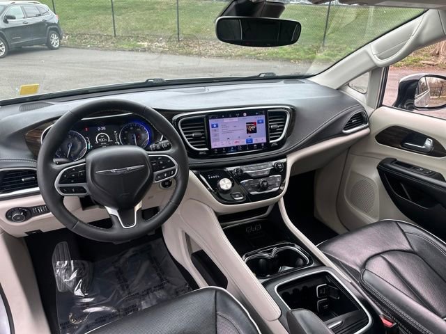 Used 2023 Chrysler Pacifica Limited FWD image 31