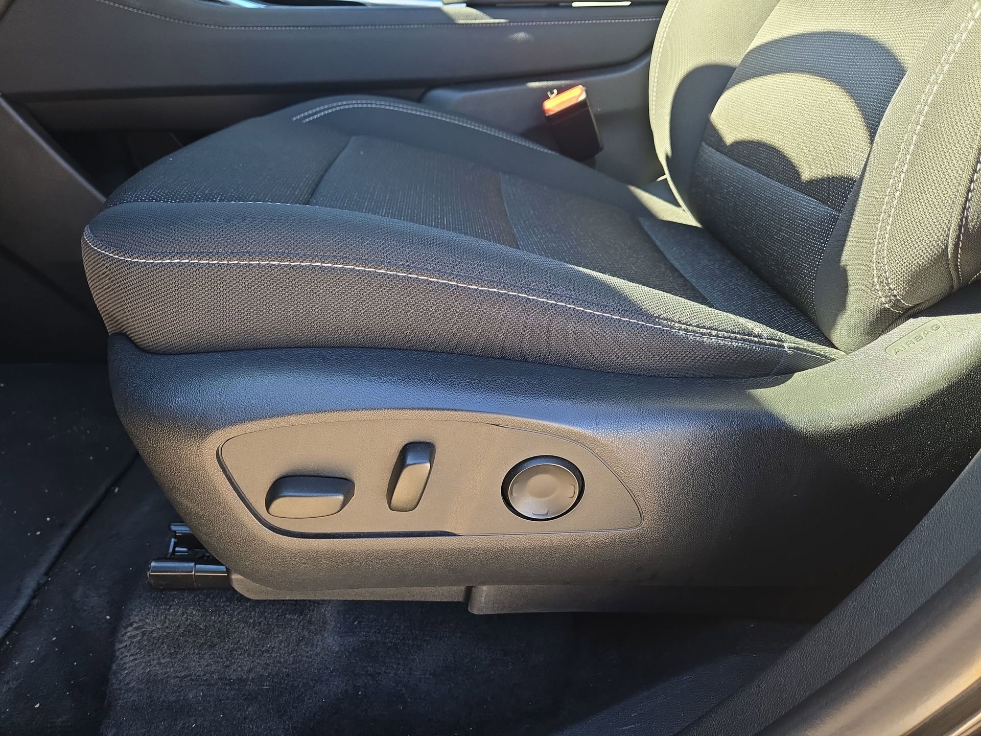 Used 2024 Chevrolet Traverse LT image 17