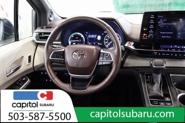 Used 2023 Toyota Sienna Platinum image 17