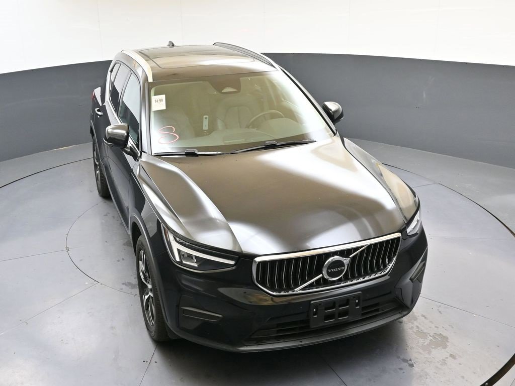 Certified 2025 Volvo XC40 B5 Core image 43