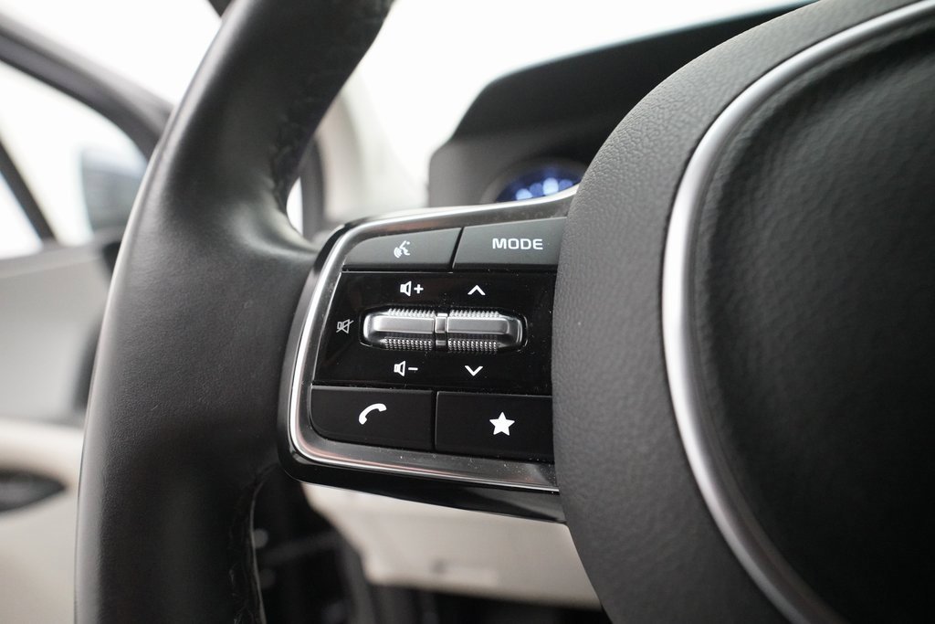 Certified 2024 Kia Carnival LX image 18