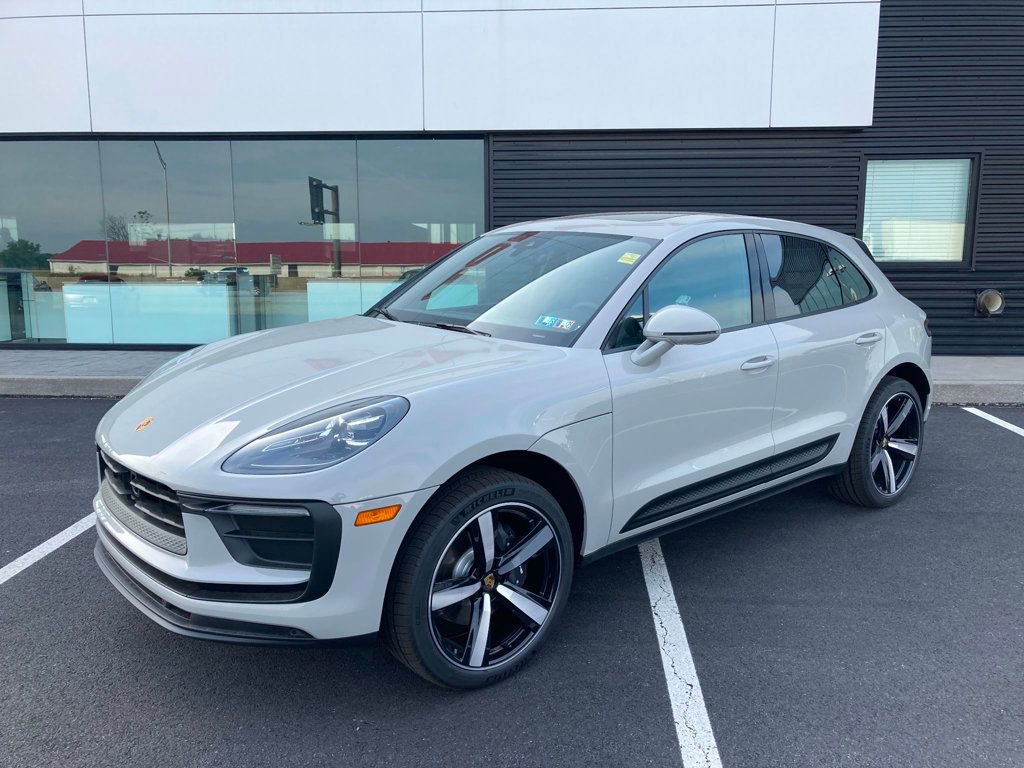 Used 2024 Porsche Macan image 7