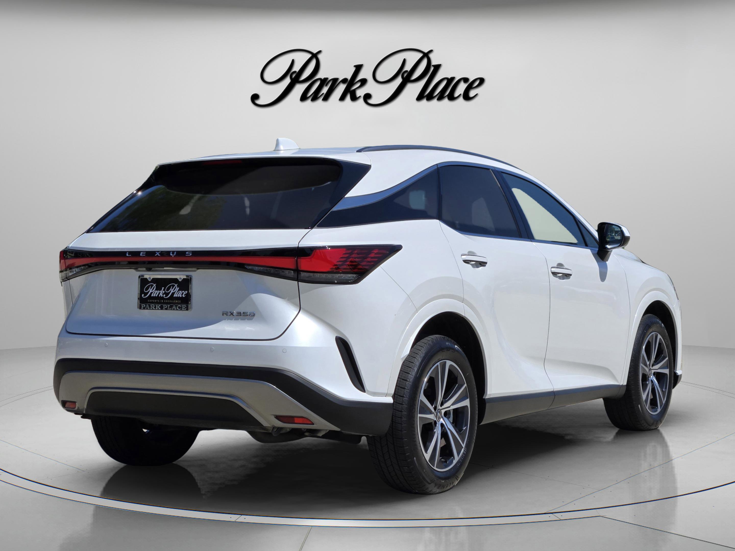 Used 2025 Lexus RX 350 Premium w/ Accessory Package (Z1) FWD image 6