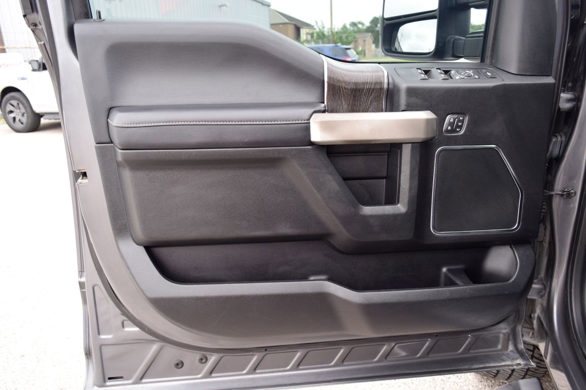Used 2021 Ford F250 Lariat w/ Lariat Ultimate Package AWD/4WD image 19