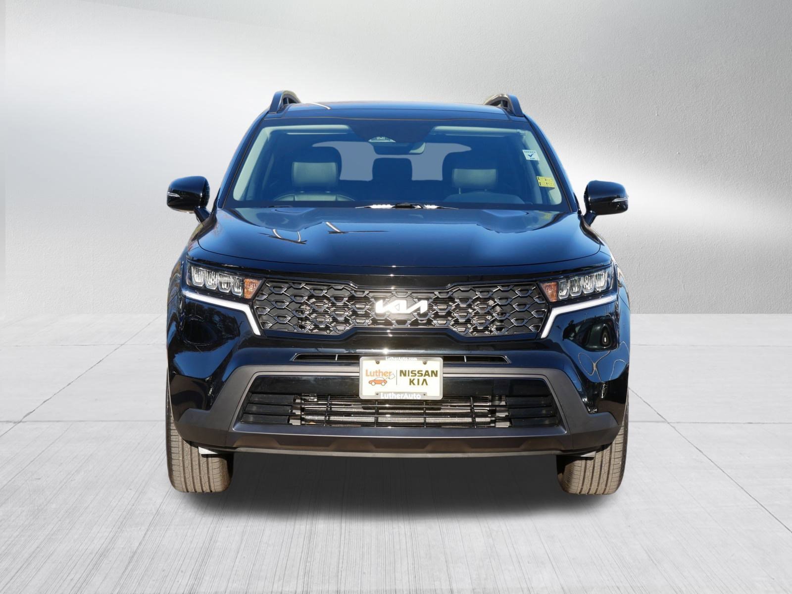 Certified 2022 Kia Sorento S w/ Panoramic Sunroof Package image 2