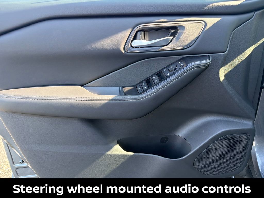 New 2026 Nissan Rogue SV AWD/4WD image 12
