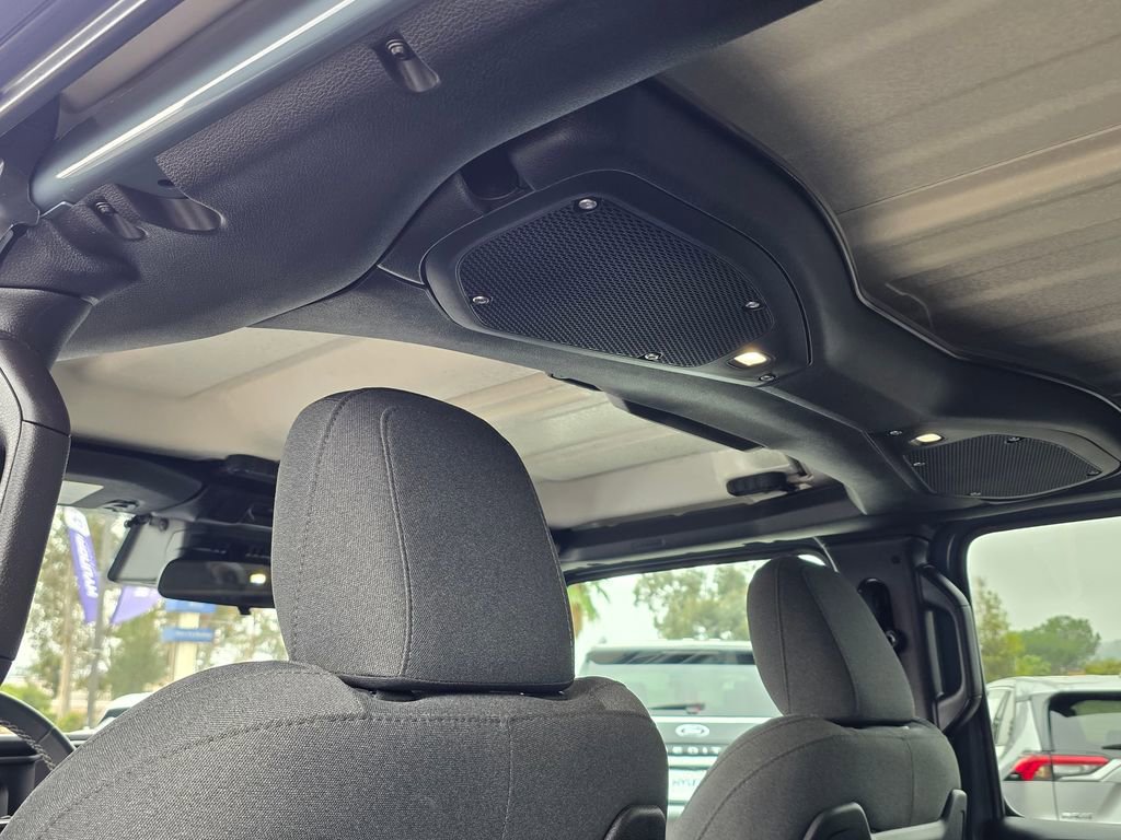 Used 2025 Jeep Wrangler Rubicon image 21