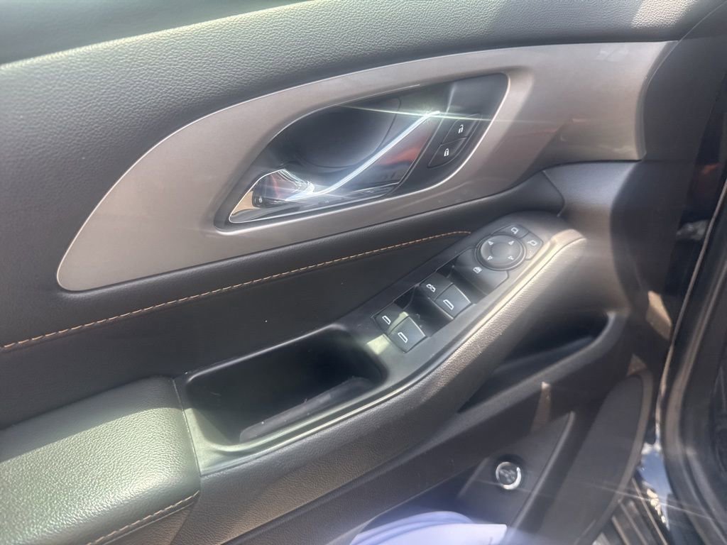 Used 2019 Chevrolet Traverse LT FWD image 14