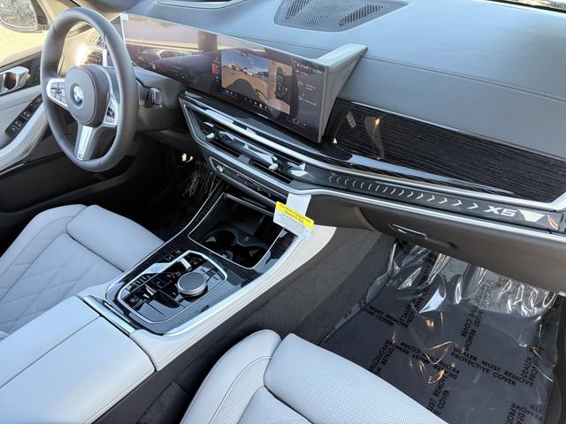 Used 2026 BMW X5 sDrive40i w/ M Sport Package RWD image 12