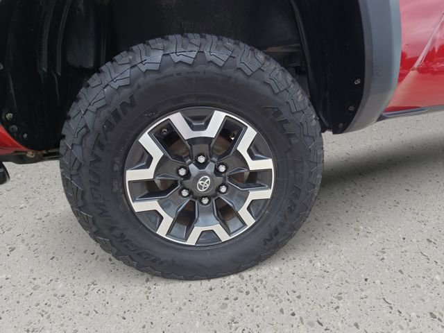 Used 2017 Toyota Tacoma TRD Off-Road AWD/4WD image 33