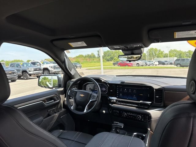 Used 2026 Chevrolet Silverado 1500 High Country w/ Technology Package AWD/4WD image 37