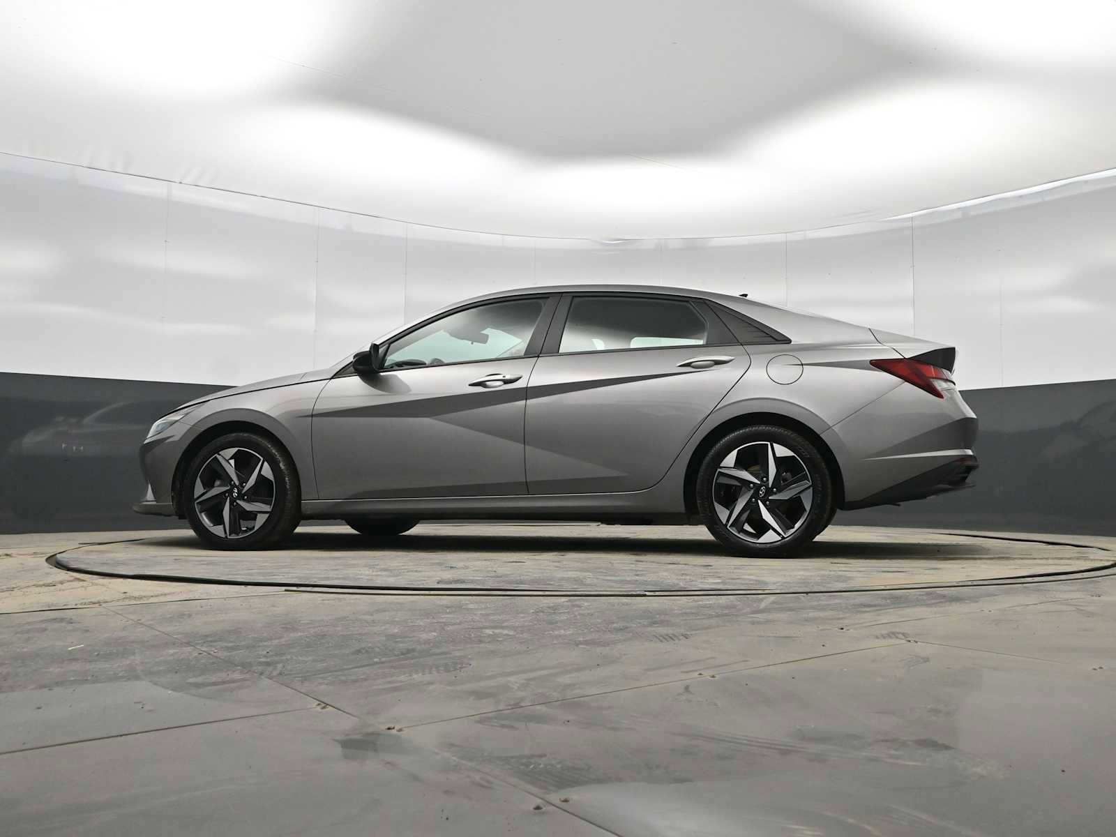 Used 2023 Hyundai Elantra SEL w/ Convenience Package image 33