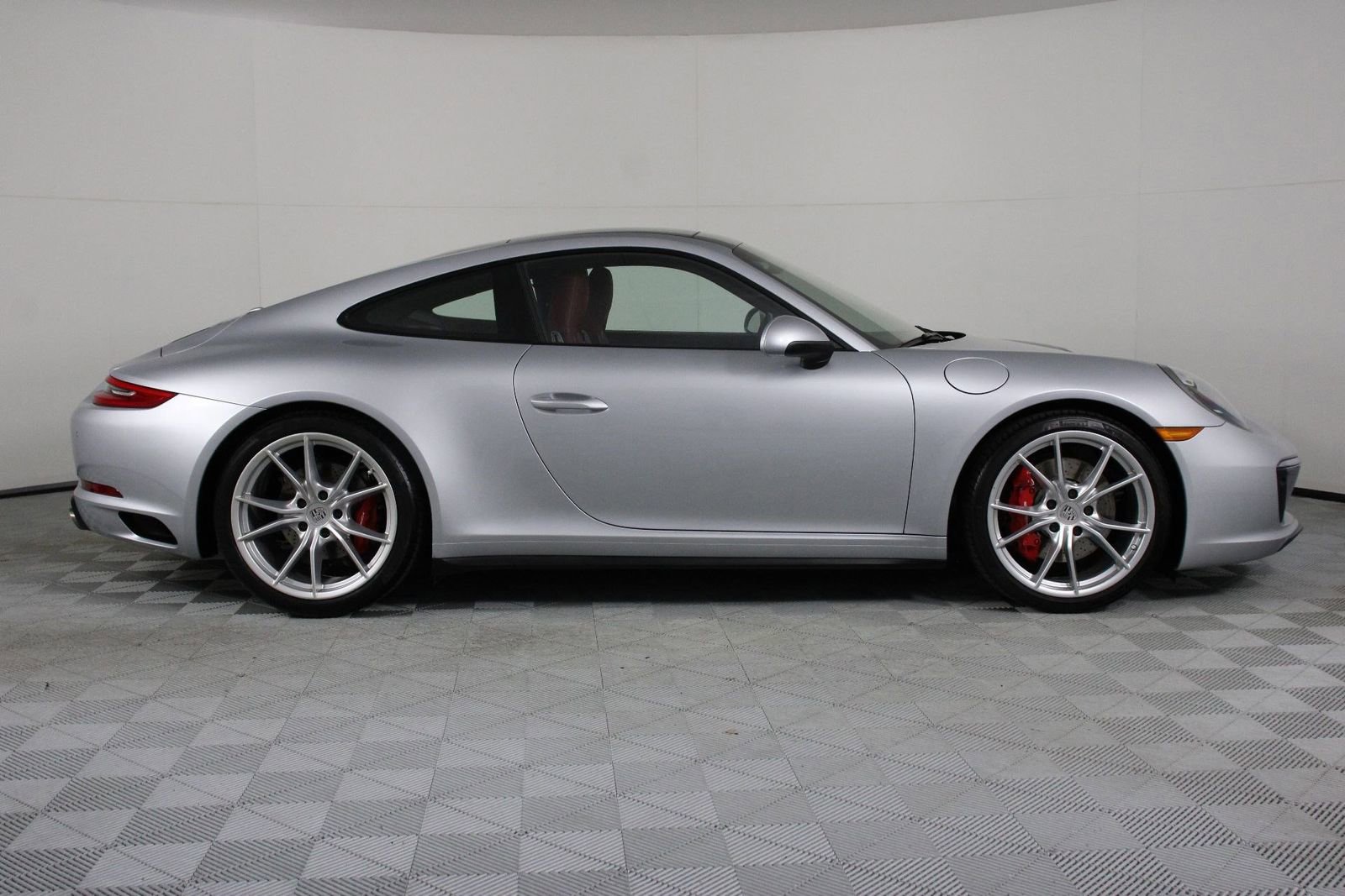 Certified 2018 Porsche 911 Carrera 4S image 8