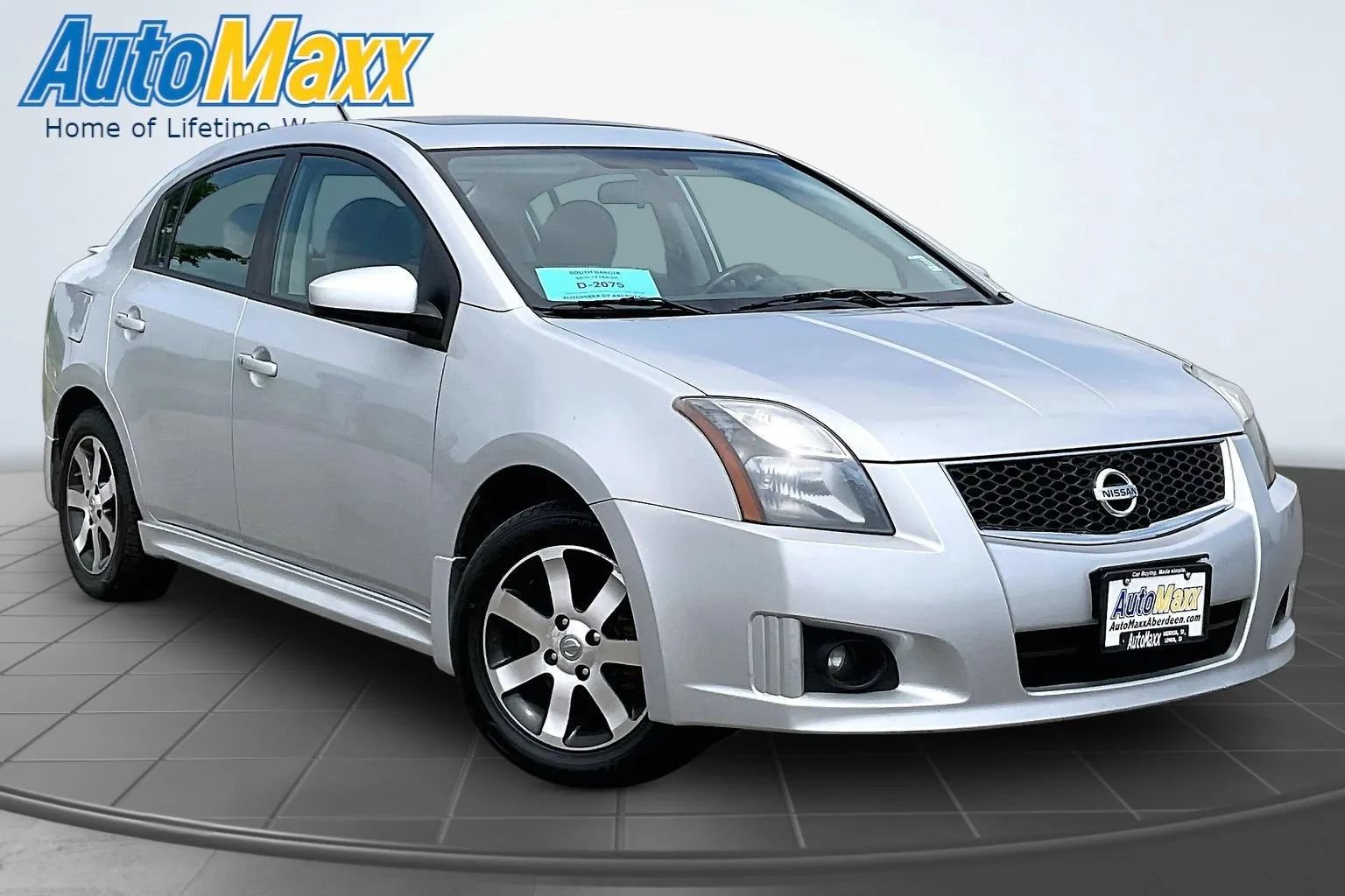 Used 2012 Nissan Sentra 2.0 SR w/ Special Edition Pkg FWD image 3
