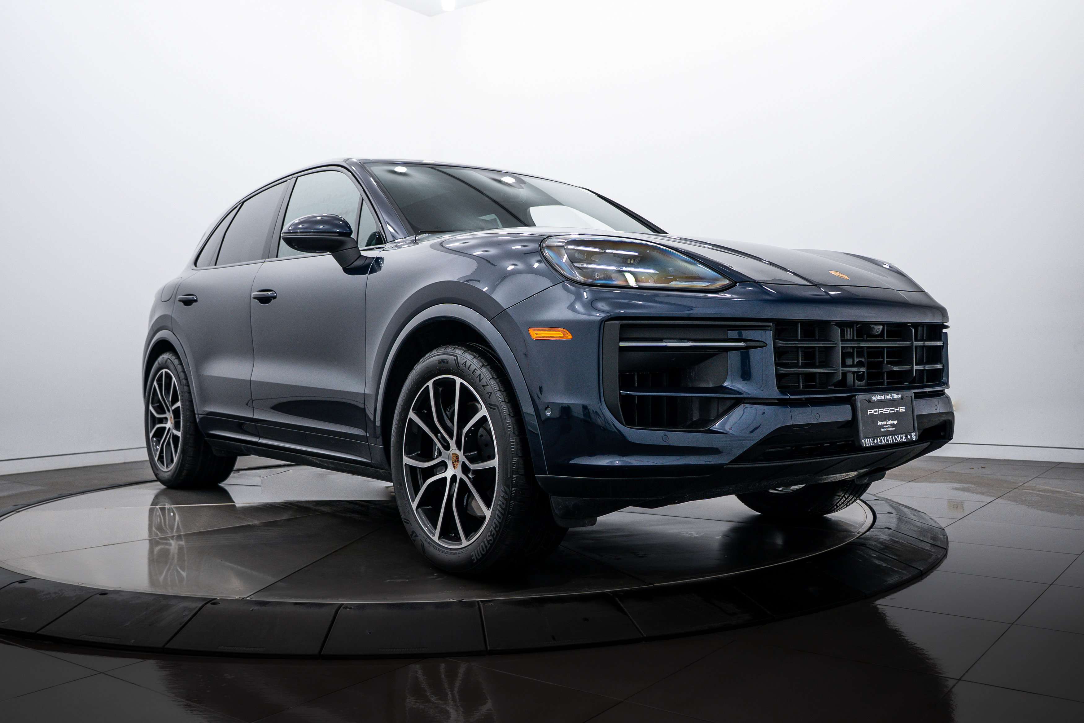 Certified 2025 Porsche Cayenne image 9
