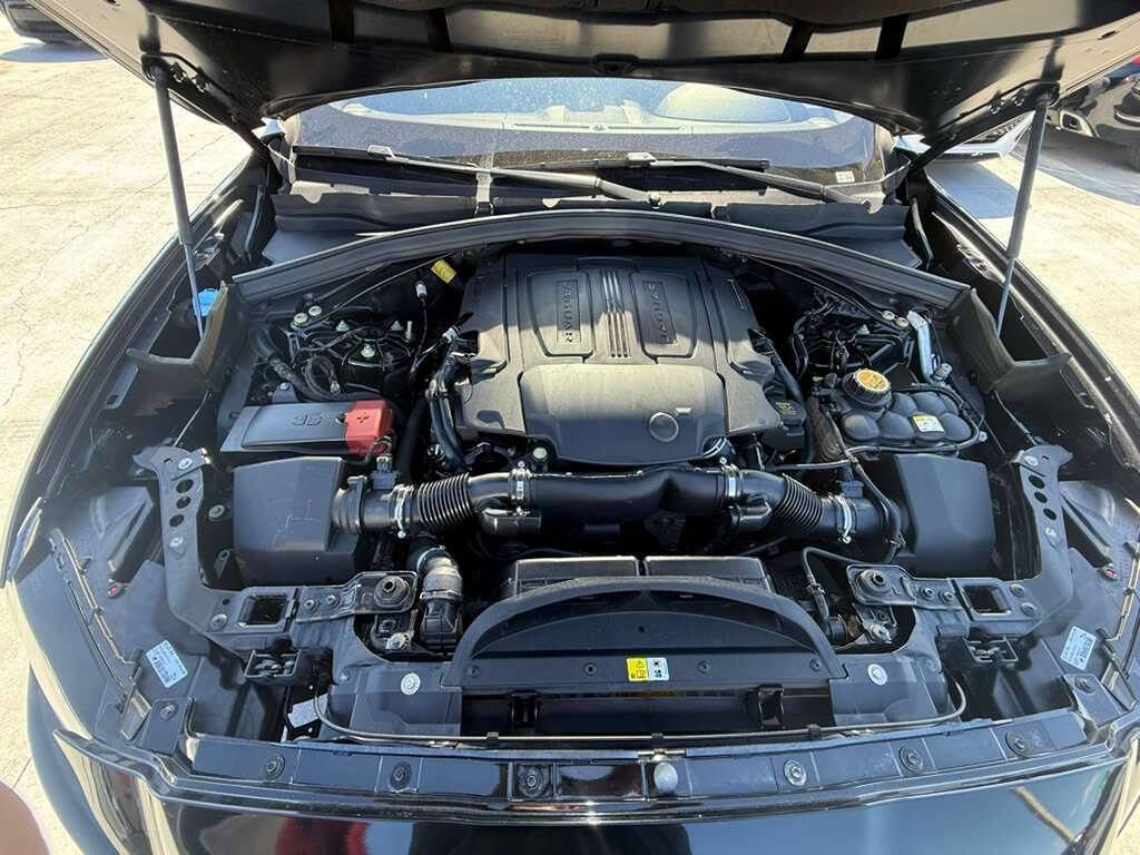 Used 2020 Jaguar F-PACE S AWD/4WD image 13