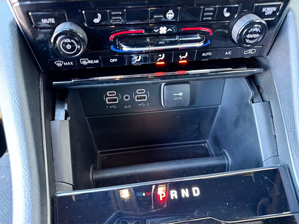 Used 2024 Jeep Grand Cherokee Limited image 32