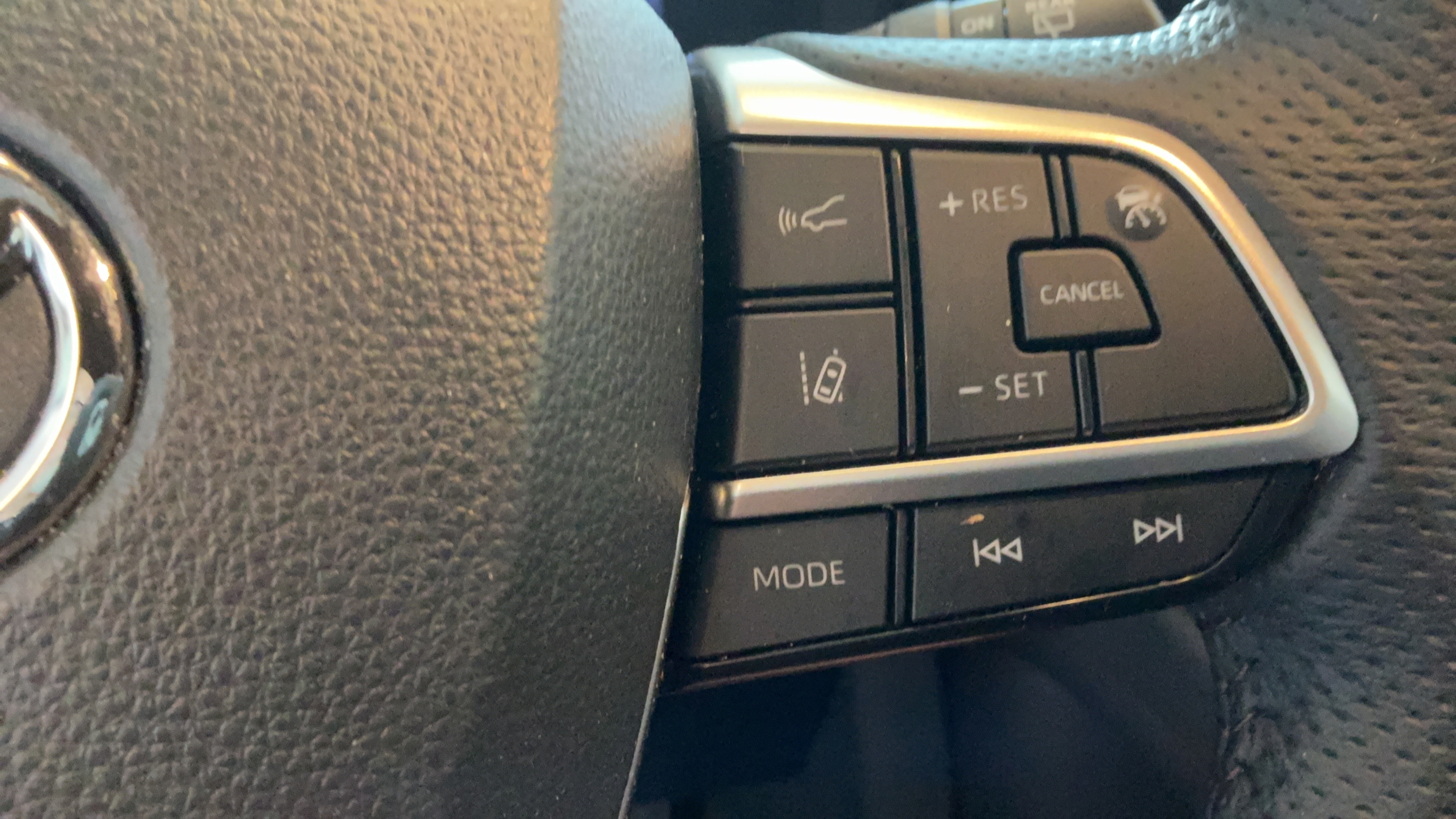 Certified 2025 Toyota Sienna Limited AWD/4WD image 18