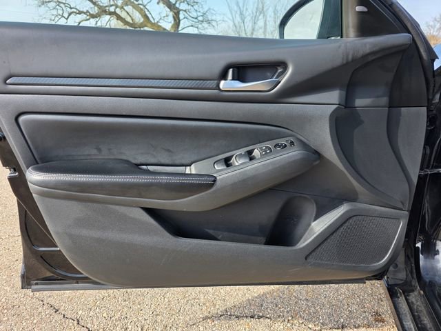 Used 2024 Nissan Altima 2.5 SV image 6