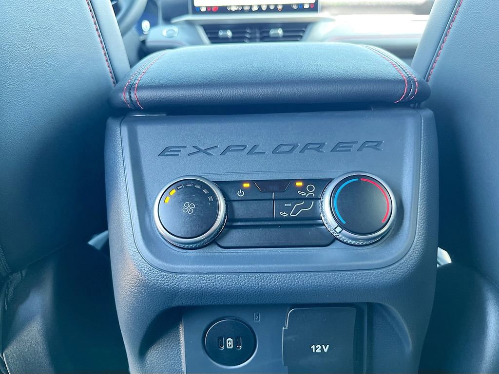 Used 2025 Ford Explorer ST-Line AWD/4WD image 25