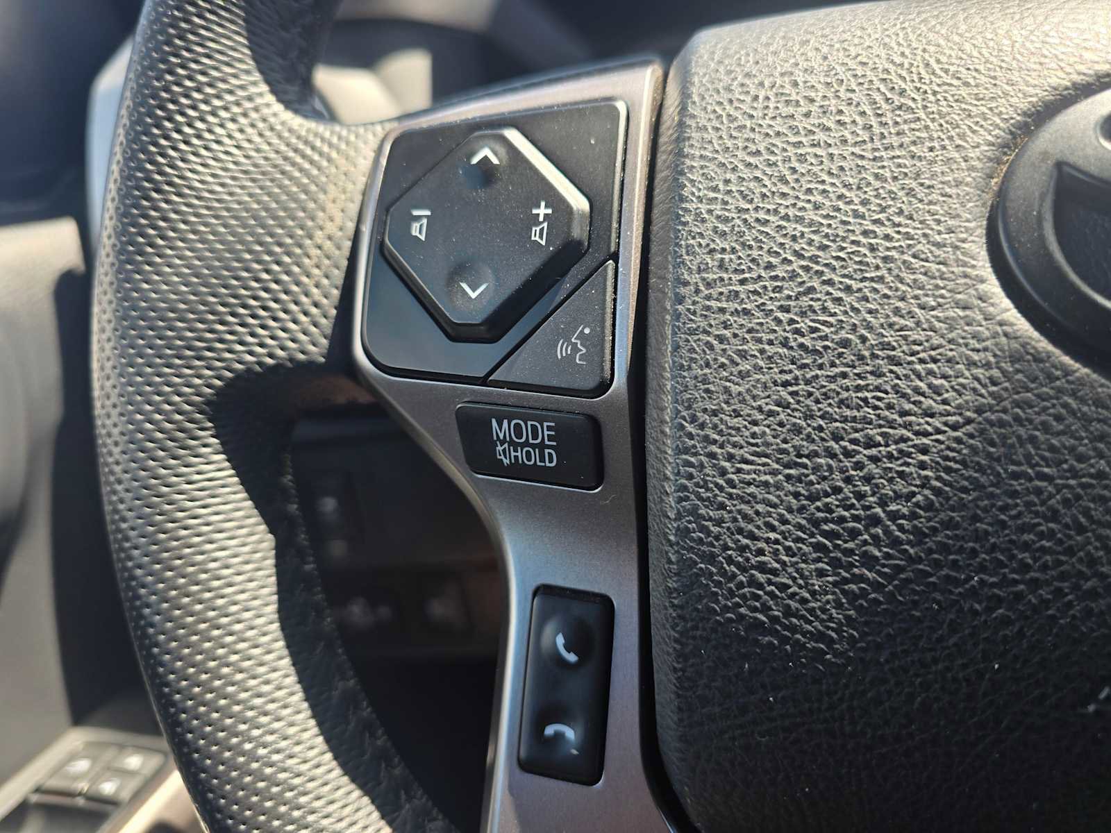Used 2023 Toyota Tacoma SR5 AWD/4WD image 31
