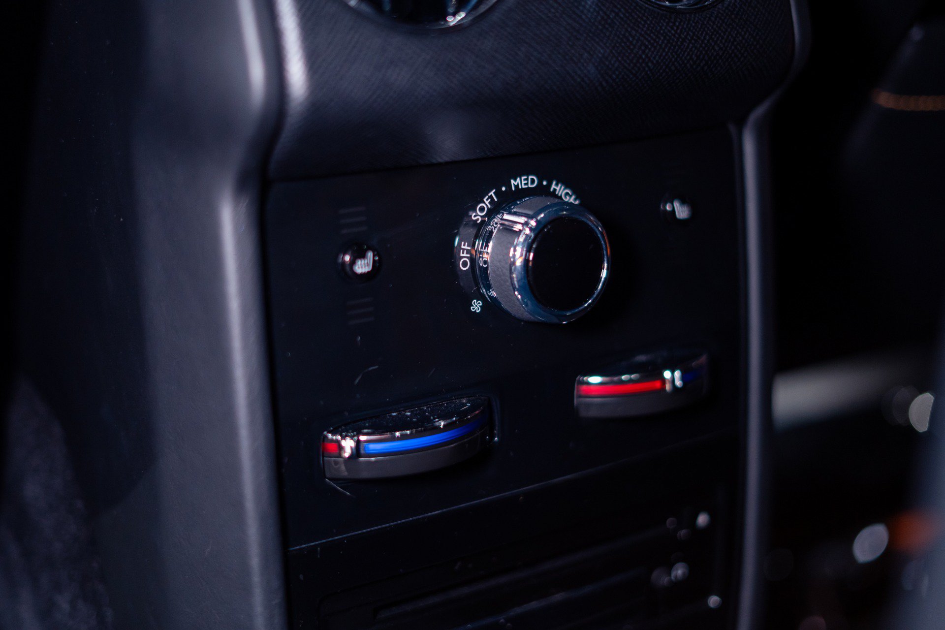 Used 2022 Rolls-Royce Cullinan Black Badge w/ Dark Exterior Package AWD/4WD image 51