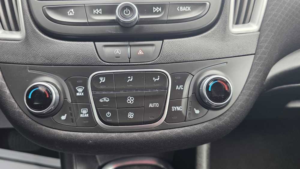 Used 2024 Chevrolet Malibu LT image 14