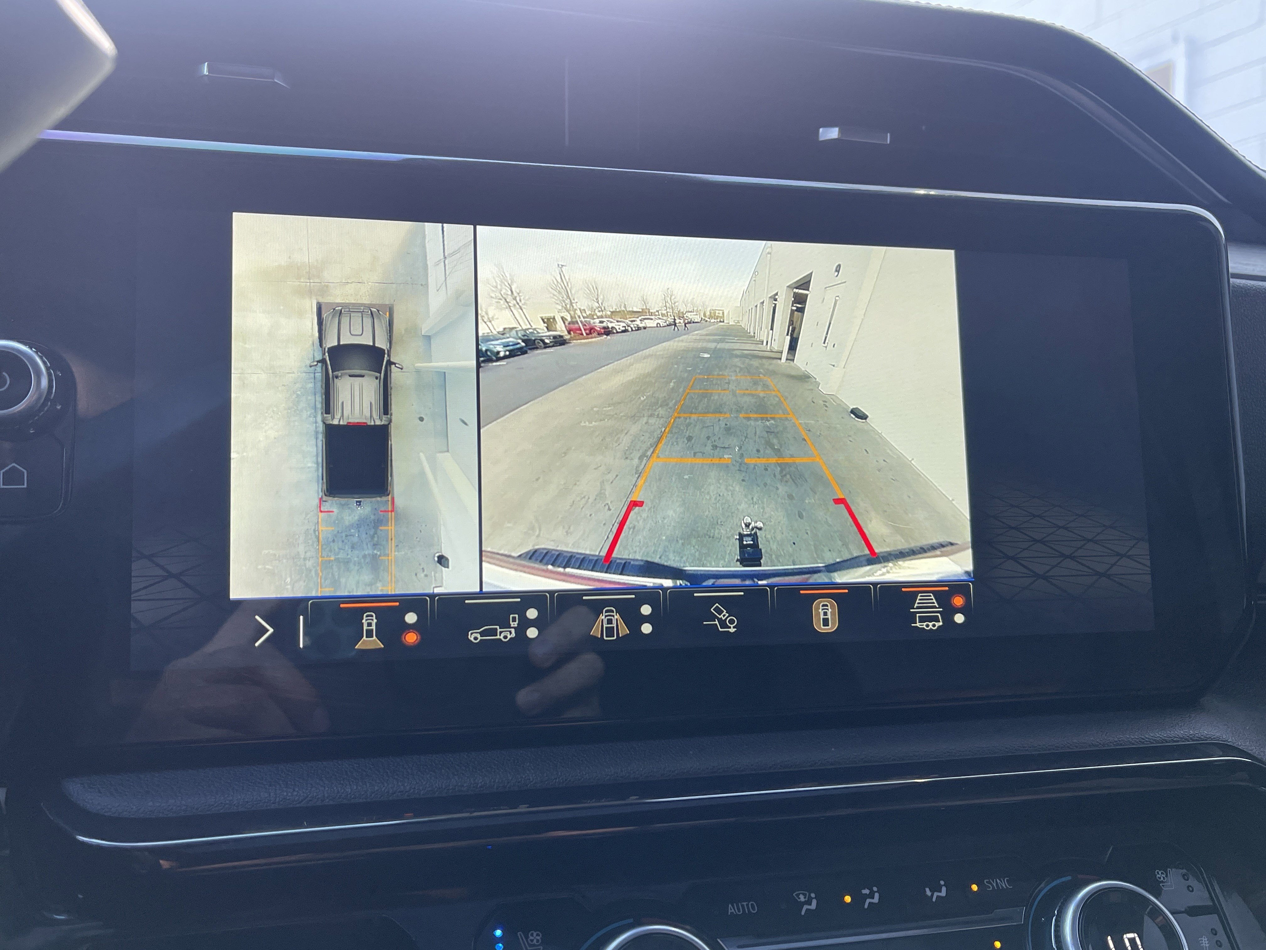 Used 2024 GMC Sierra 2500 AT4 w/ AT4 Premium Plus Package image 14